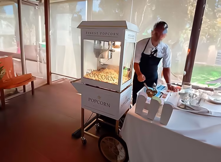 Carretó blanc de Crispetes Barcelona · Inflables Barcelona