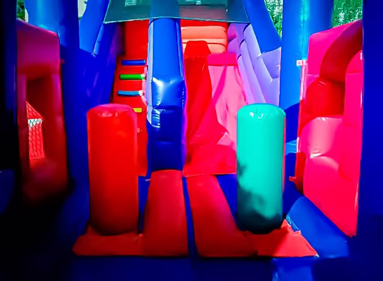 Multitobogan Circus · Inflables Barcelona