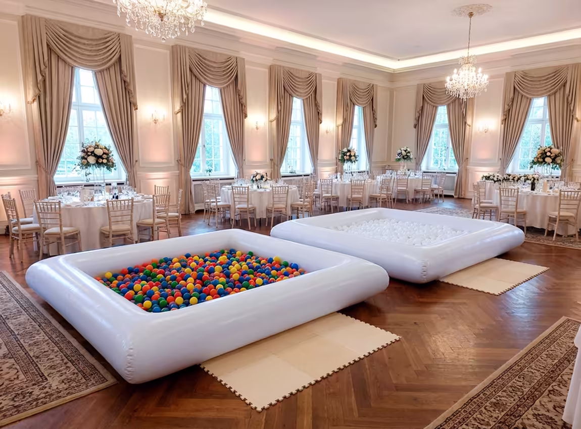 Piscines de boles blanques personalitzables Barcelona · Inflables Barcelona
