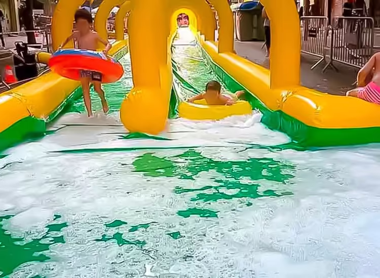 Pista lliscant inflable · Inflables Barcelona