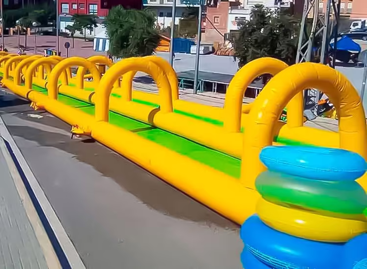 Pista lliscant inflable · Inflables Barcelona