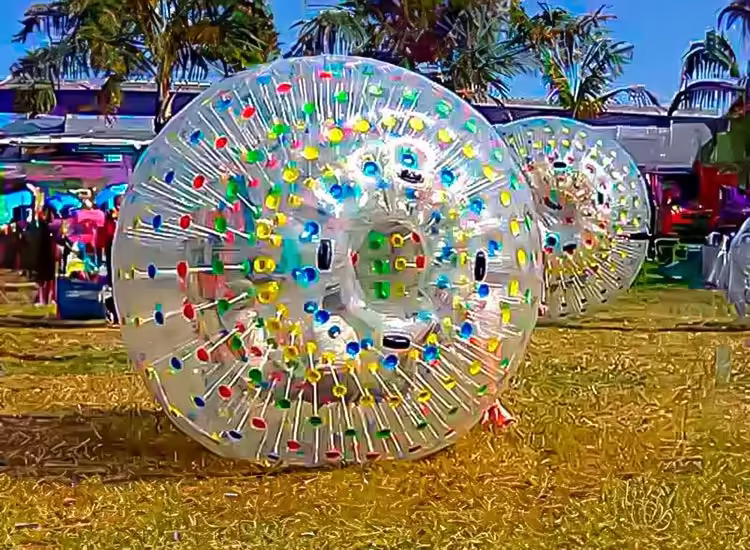 Zorb Ball Grass · Inflables Barcelona
